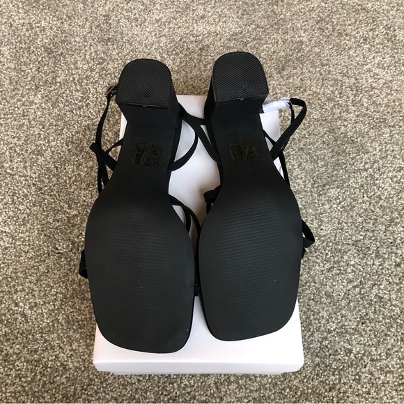 NWT LACUONE BLACK 3” STRAPPY SANDALS HEELS SIZE 7 - Picture 6 of 8